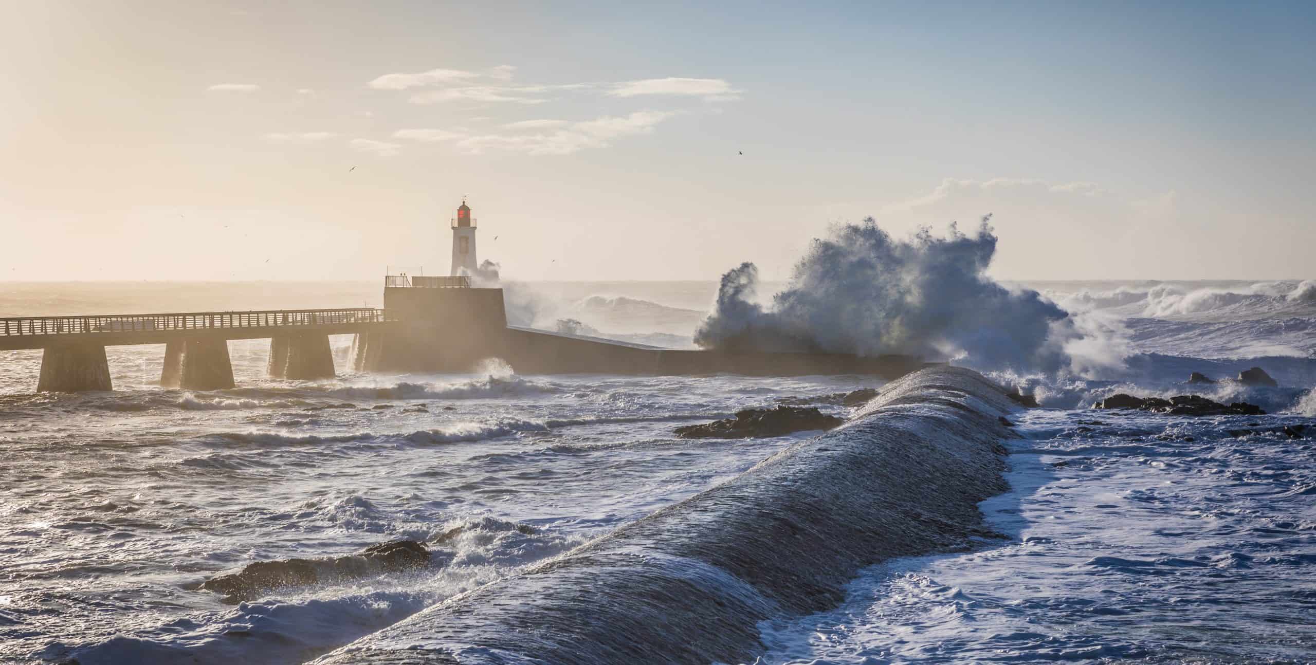 Jetée du phare rouge aux Sables d'Olonne